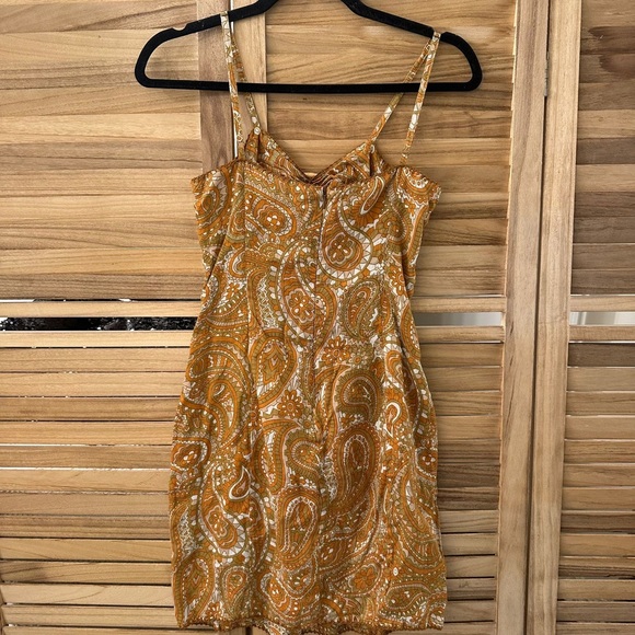 Chasing Unicorn Paisley Mini Cut Out Front Dress size XS - Picture 2 of 7